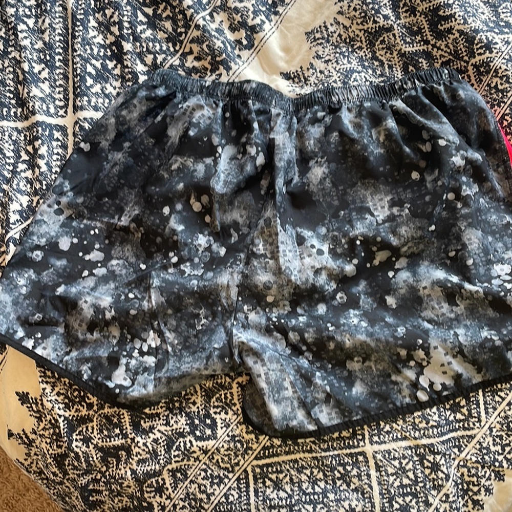 Active shorts - Picture 2 of 2